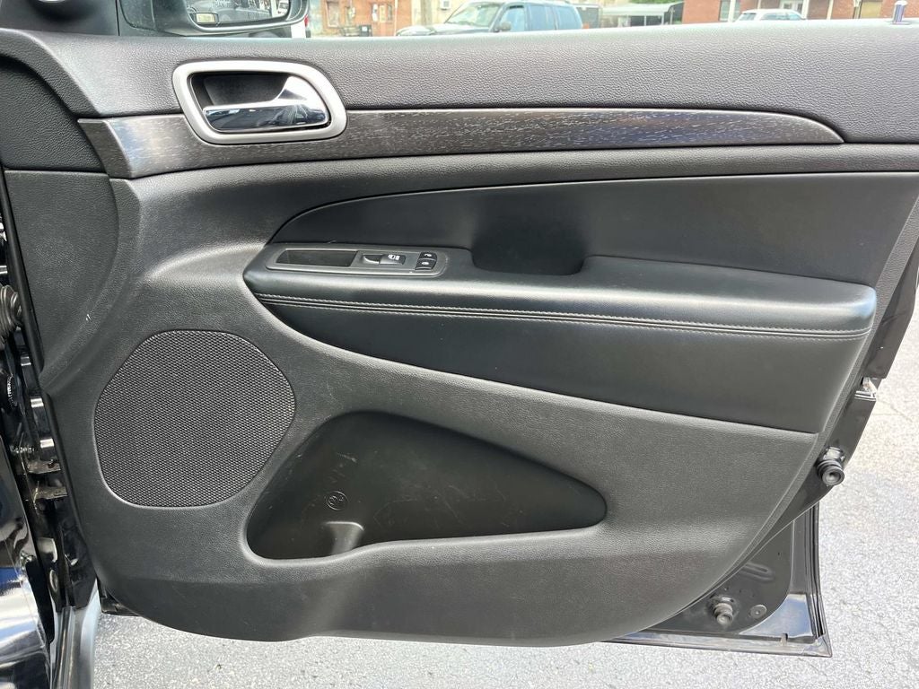 2018 Jeep Grand Cherokee Laredo E 4x2
