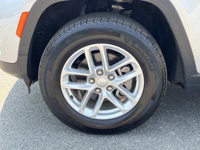 2024 Jeep Grand Cherokee Laredo 4x4