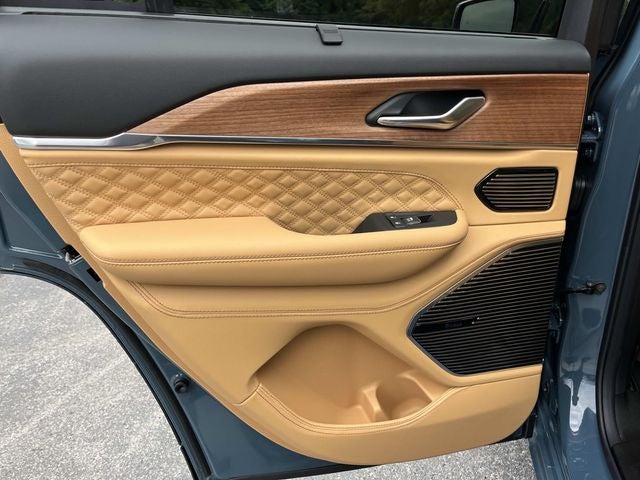 2026 Jeep Grand Cherokee GRAND CHEROKEE SUMMIT 4X4