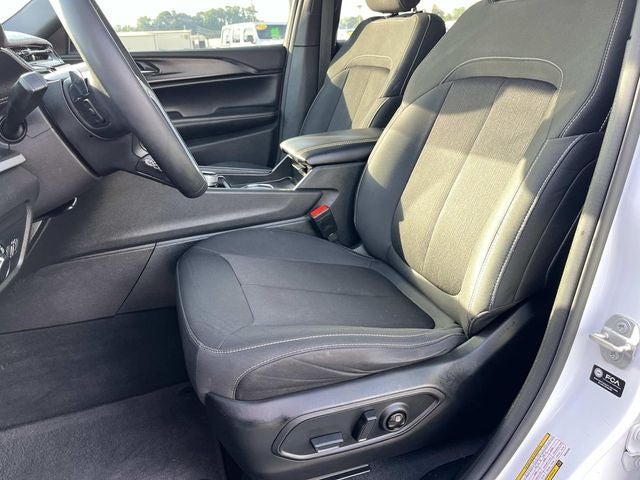 2024 Jeep Grand Cherokee L Laredo X 4x4