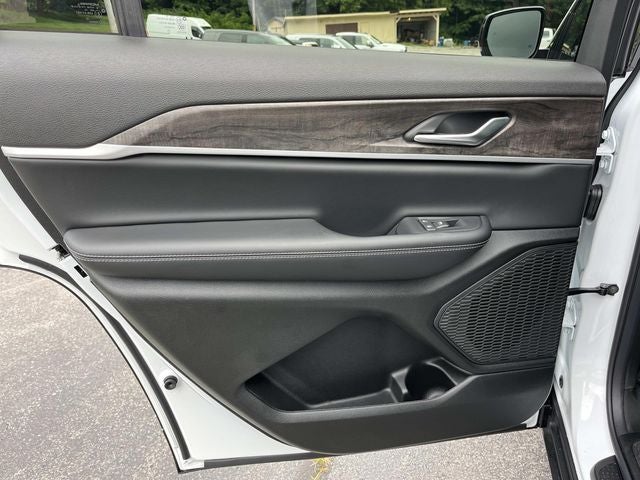 2026 Jeep Grand Cherokee L GRAND CHEROKEE L LAREDO ALTITUDE 4X4