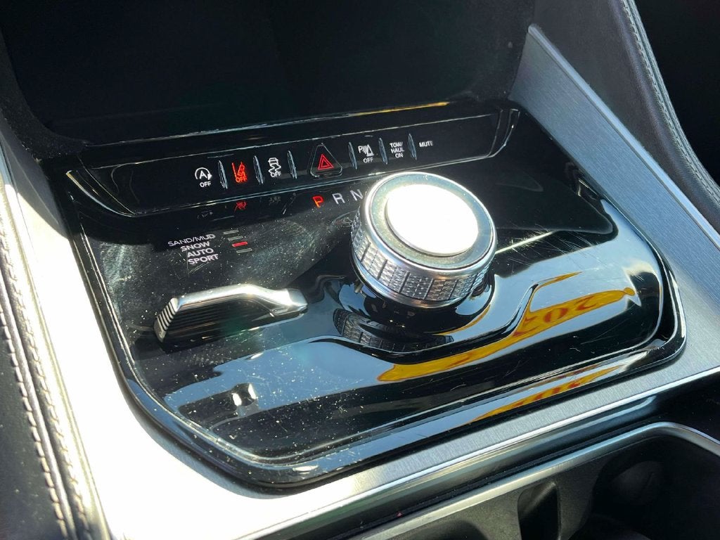 2025 Jeep Wagoneer Carbide 4x4
