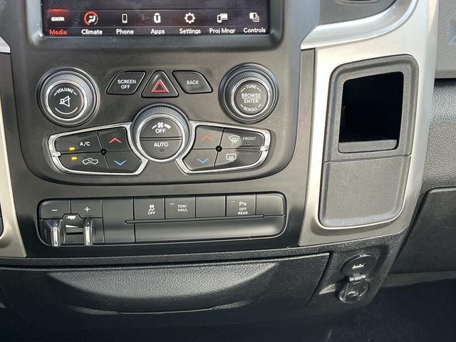 2020 RAM 1500 Classic SLT Crew Cab 4x4 5'7' Box