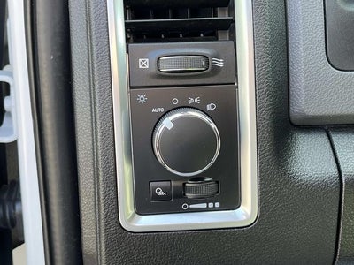 2020 RAM 1500 Classic SLT Crew Cab 4x4 5'7' Box