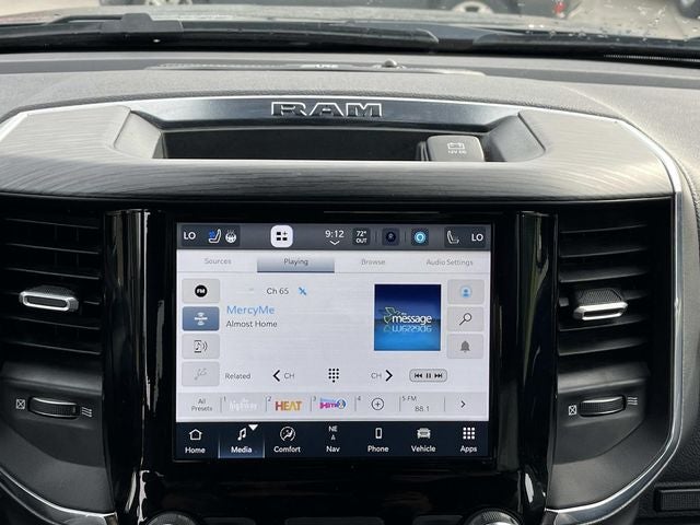 2024 RAM 1500 Laramie Crew Cab 4x2 5'7' Box