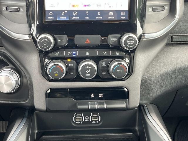 2024 RAM 1500 Laramie Crew Cab 4x2 5'7' Box