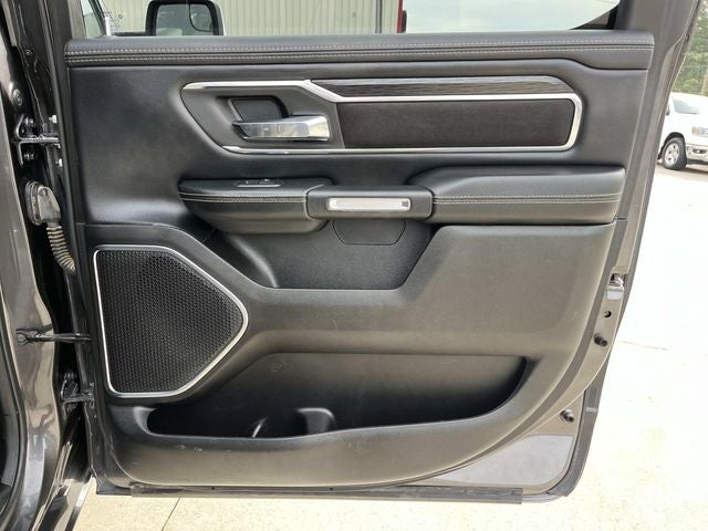 2024 RAM 1500 Laramie Crew Cab 4x2 5'7' Box