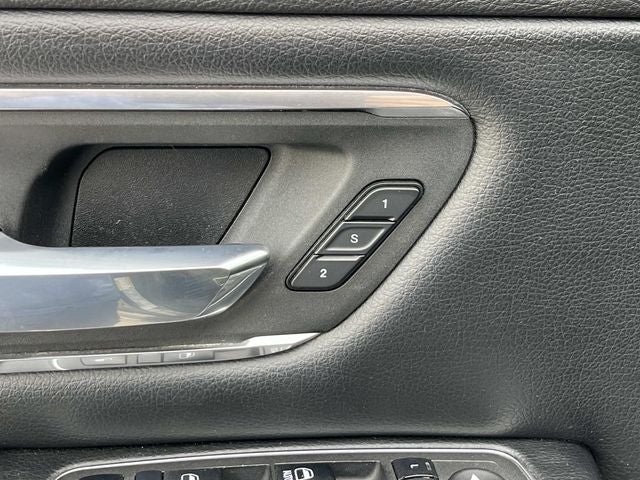 2024 RAM 1500 Laramie Crew Cab 4x2 5'7' Box