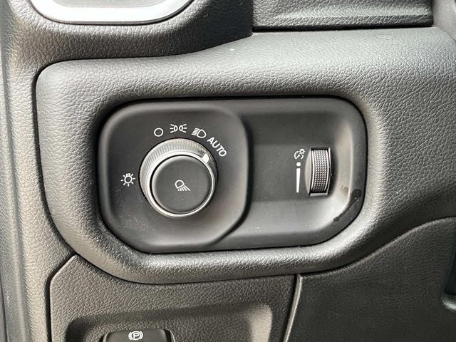 2024 RAM 1500 Laramie Crew Cab 4x2 5'7' Box