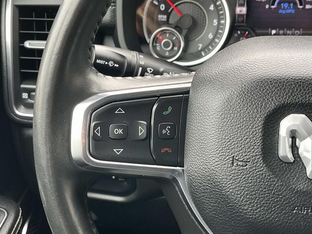 2024 RAM 1500 Laramie Crew Cab 4x2 5'7' Box