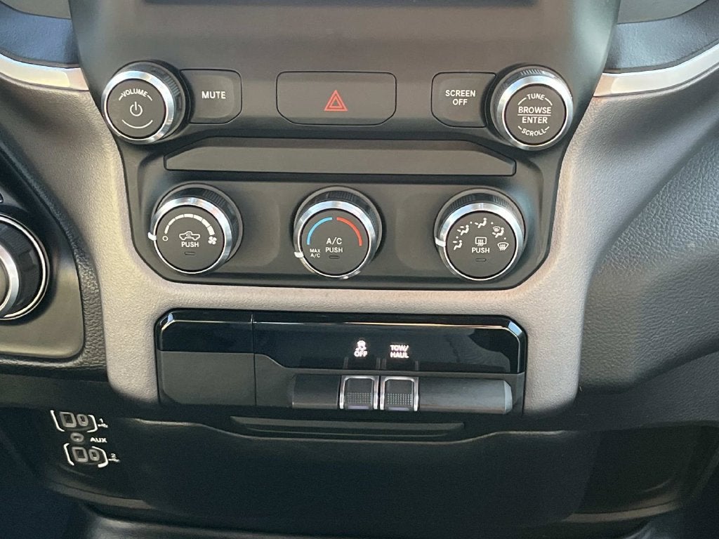 2022 RAM 1500 Big Horn Quad Cab 4x4 6'4' Box