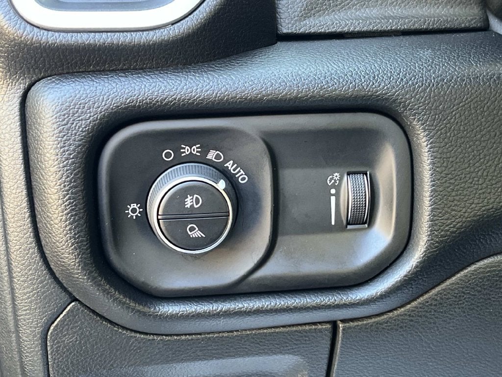 2022 RAM 1500 Big Horn Quad Cab 4x4 6'4' Box