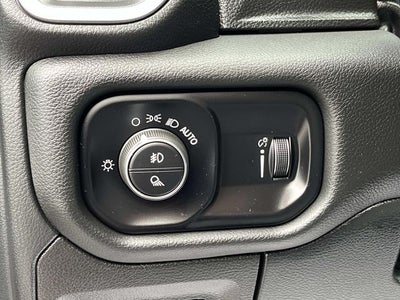 2025 RAM 1500 Big Horn Crew Cab 4x4 5'7' Box