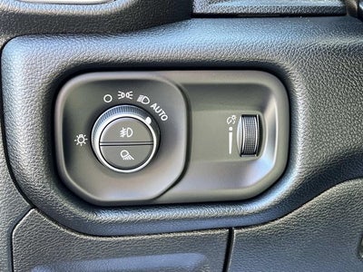2022 RAM 1500 Big Horn Crew Cab 4x4 5'7' Box