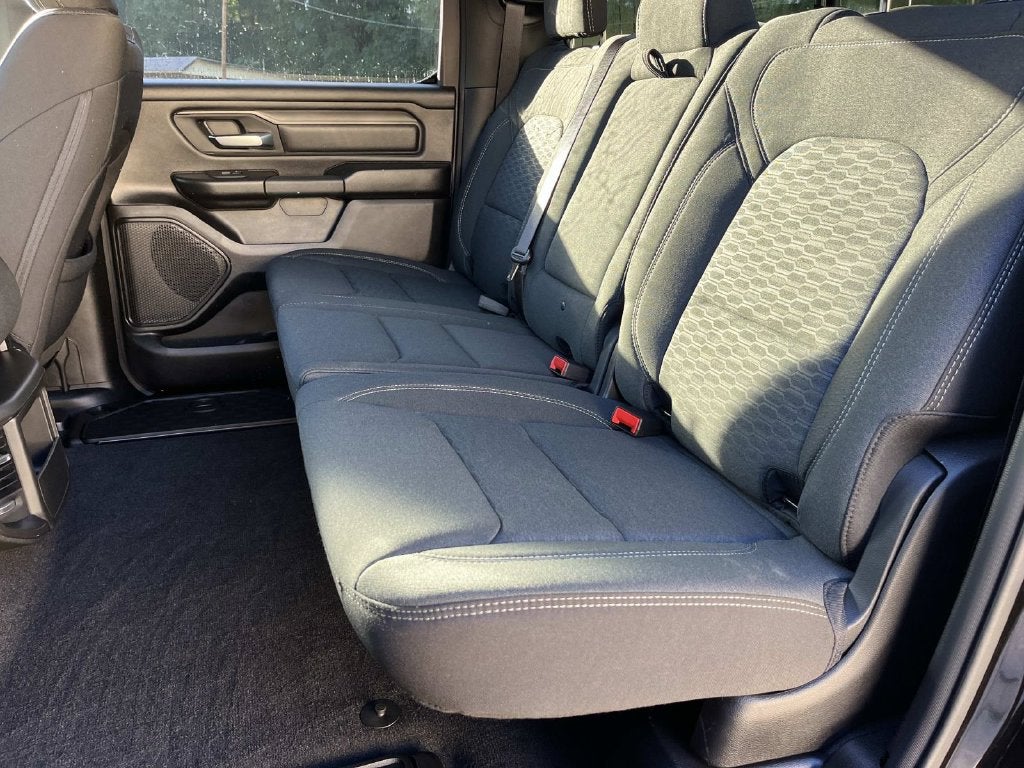 2026 RAM 1500 Tradesman Crew Cab 4x4 5'7' Box