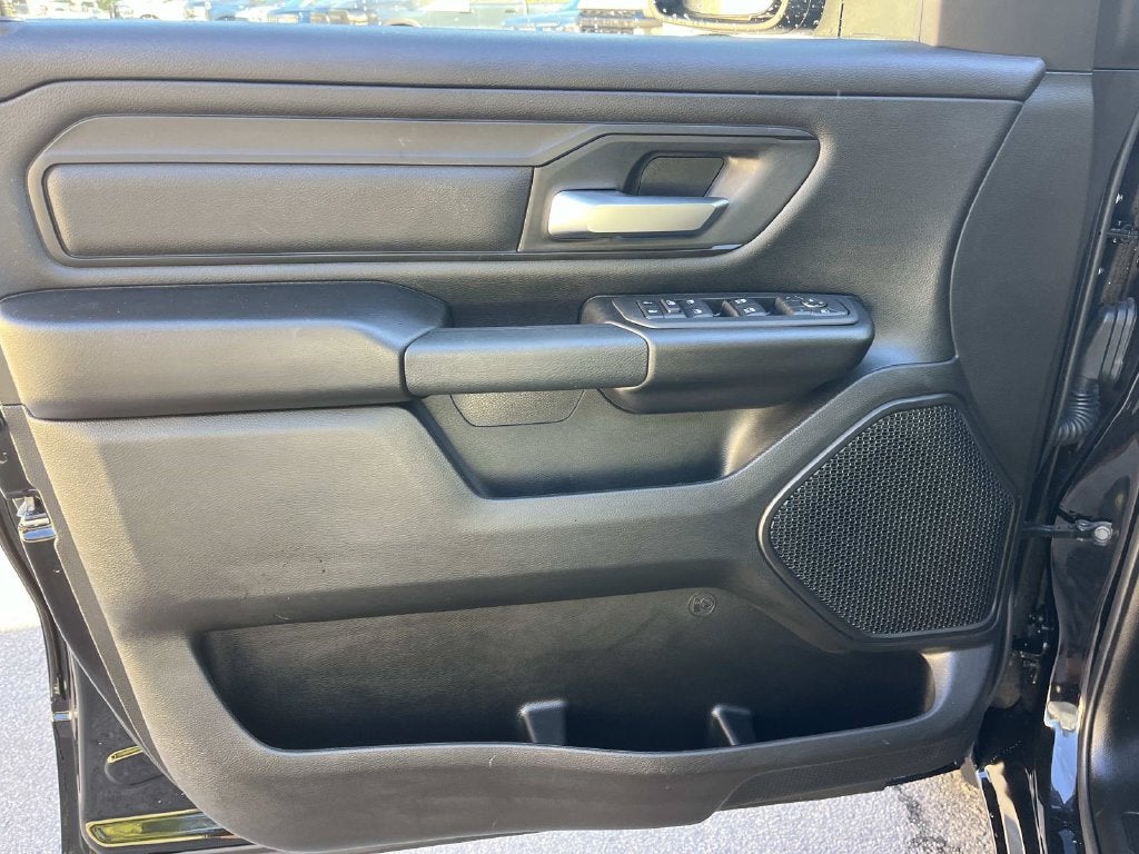 2026 RAM 1500 Tradesman Crew Cab 4x4 5'7' Box