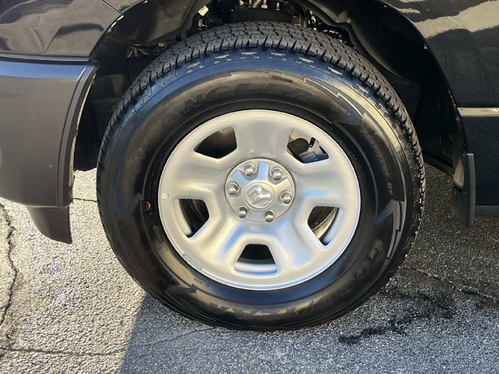 2026 RAM 1500 Tradesman Crew Cab 4x4 5'7' Box