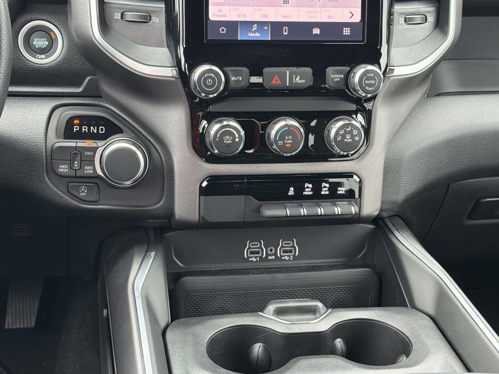 2026 RAM 1500 RAM 1500 EXPRESS CREW CAB 4X4 5'7' BOX