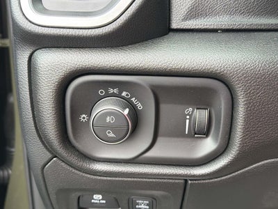 2026 RAM 1500 RAM 1500 EXPRESS CREW CAB 4X4 5'7' BOX
