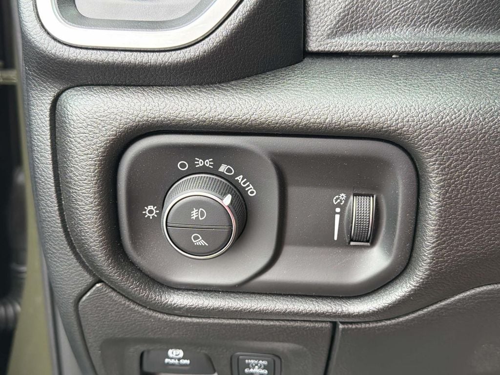2026 RAM 1500 RAM 1500 EXPRESS CREW CAB 4X4 5'7' BOX