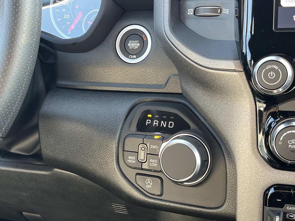 2026 RAM 1500 RAM 1500 EXPRESS CREW CAB 4X4 5'7' BOX