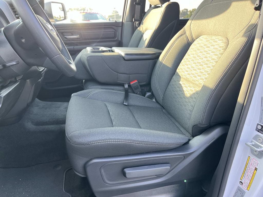 2026 RAM 1500 RAM 1500 EXPRESS CREW CAB 4X4 5'7' BOX