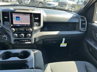 2026 RAM 1500 RAM 1500 EXPRESS CREW CAB 4X4 5'7' BOX