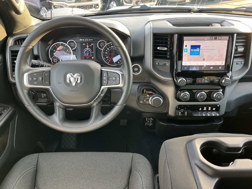 2027 RAM 1500 RAM 1500 EXPRESS CREW CAB 4X4 5'7' BOX