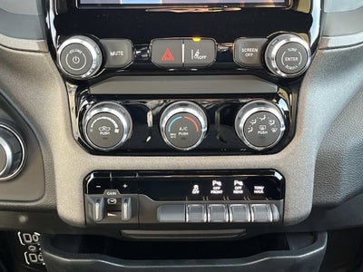 2027 RAM 1500 RAM 1500 EXPRESS CREW CAB 4X4 5'7' BOX