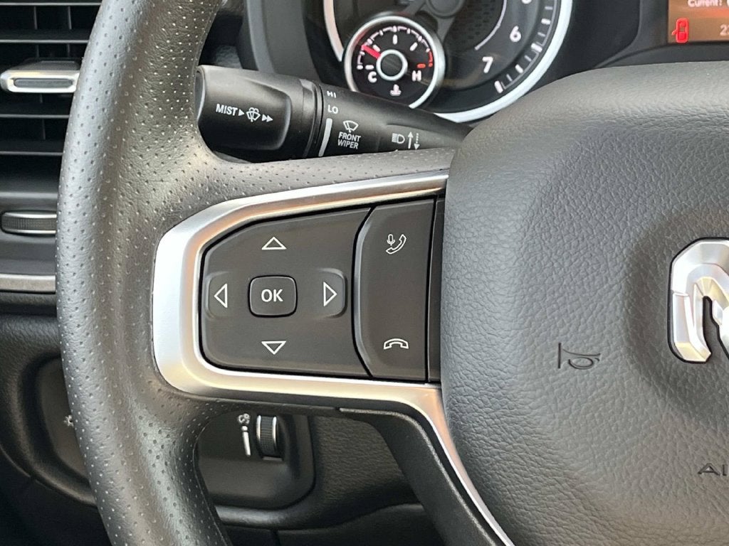 2027 RAM 1500 RAM 1500 EXPRESS CREW CAB 4X4 5'7' BOX