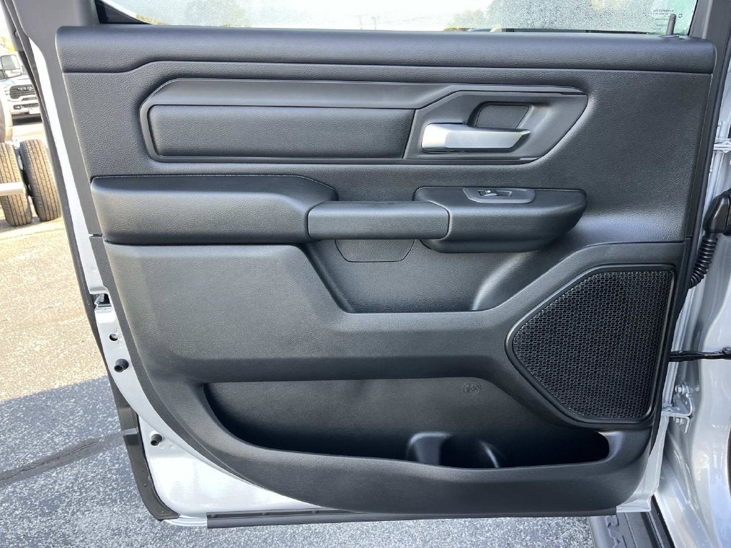 2027 RAM 1500 RAM 1500 EXPRESS CREW CAB 4X4 5'7' BOX