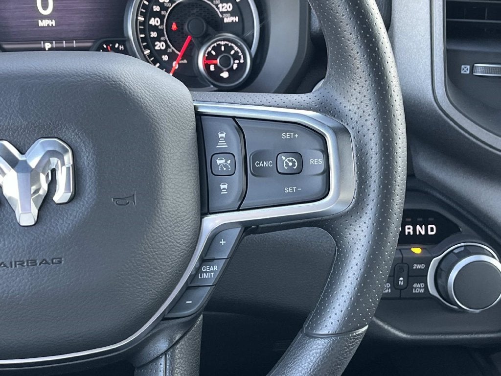 2027 RAM 1500 RAM 1500 EXPRESS CREW CAB 4X4 5'7' BOX