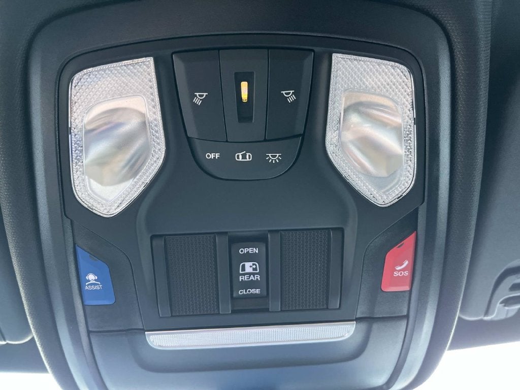 2027 RAM 1500 RAM 1500 EXPRESS CREW CAB 4X4 5'7' BOX