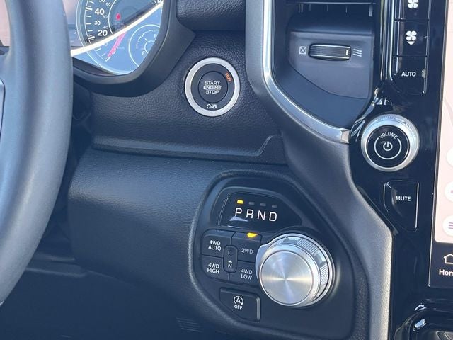 2025 RAM 1500 Laramie Crew Cab 4x4 5'7' Box
