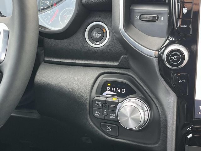 2025 RAM 1500 Laramie Crew Cab 4x4 5'7' Box