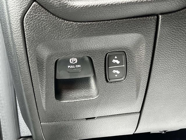 2025 RAM 1500 Laramie Crew Cab 4x4 5'7' Box