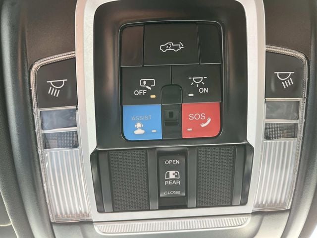 2025 RAM 1500 Laramie Crew Cab 4x4 5'7' Box