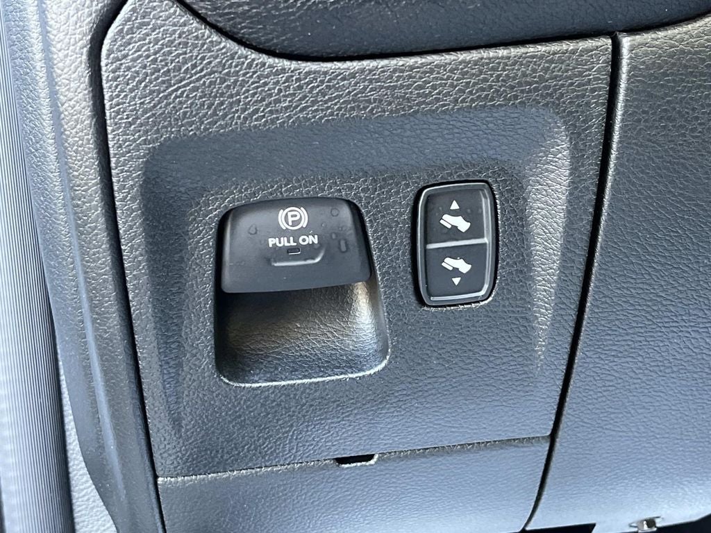 2026 RAM 1500 Laramie Crew Cab 4x4 5'7' Box
