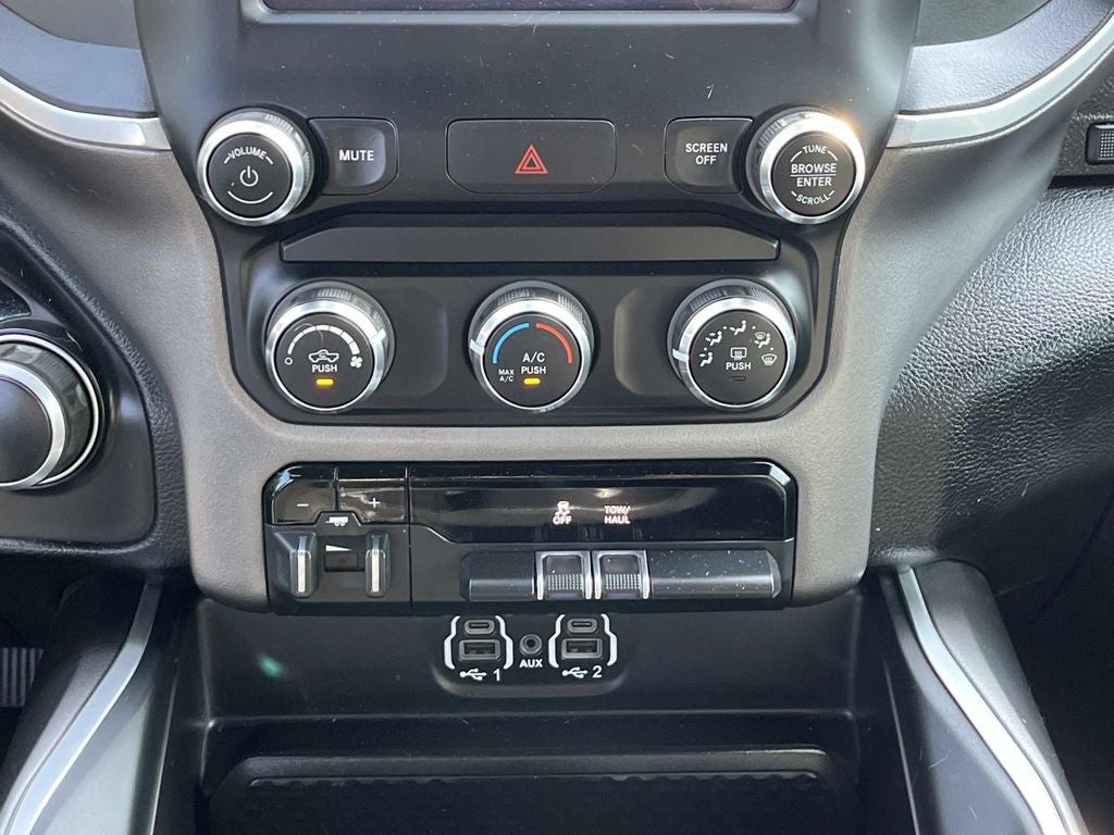 2021 RAM 1500 Big Horn Crew Cab 4x4 6'4' Box