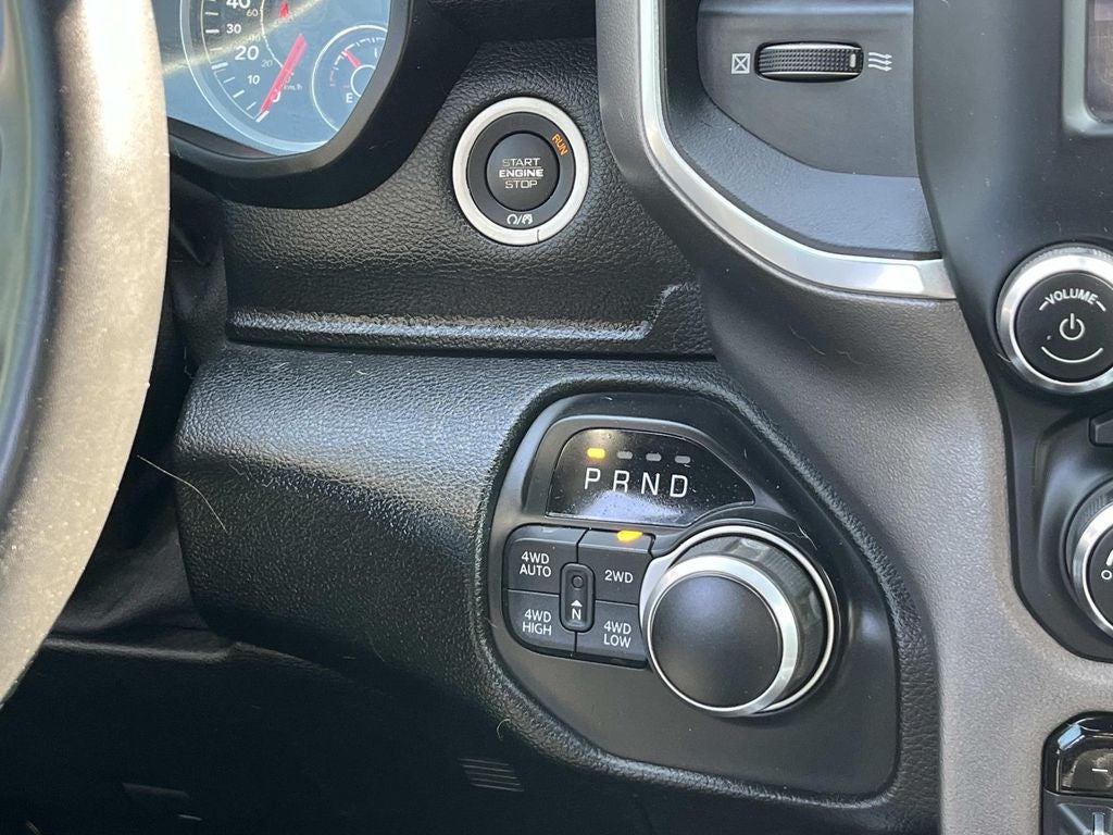 2021 RAM 1500 Big Horn Crew Cab 4x4 6'4' Box