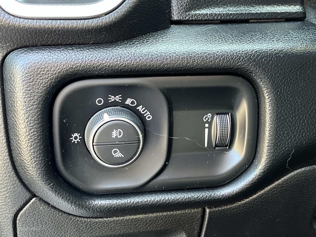 2021 RAM 1500 Big Horn Crew Cab 4x4 6'4' Box