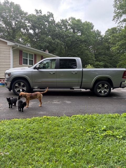 2020 RAM 1500 Laramie Crew Cab 4x4 6'4' Box