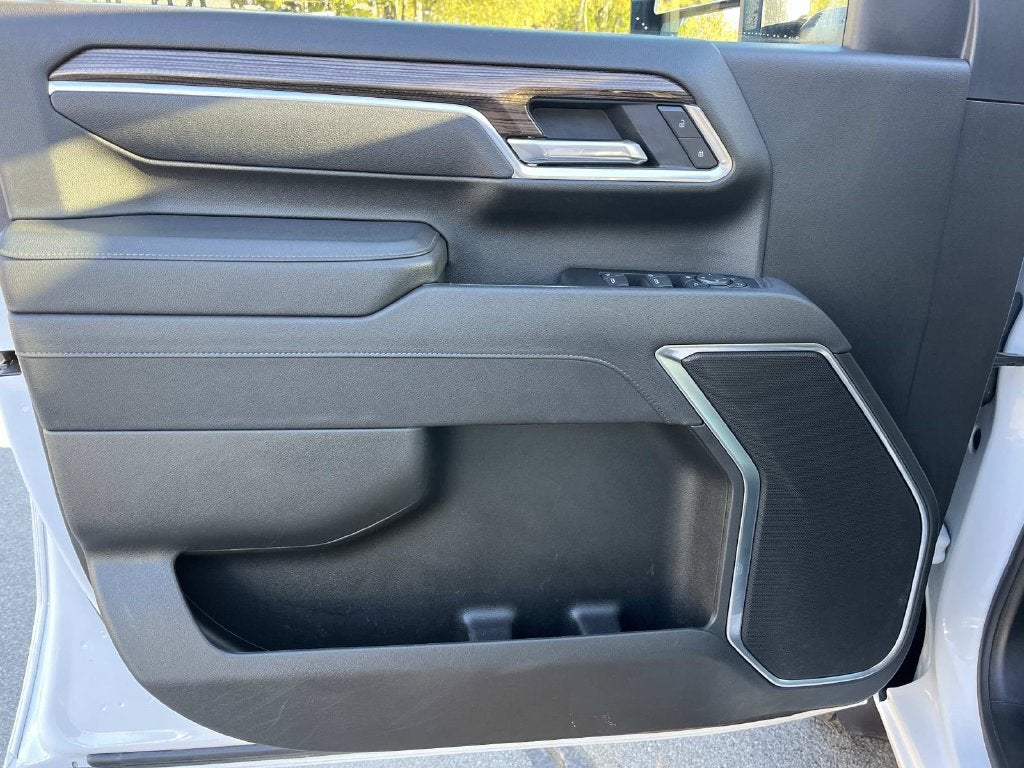 2025 Chevrolet Silverado 2500HD 4WD Crew Cab Standard Bed LT