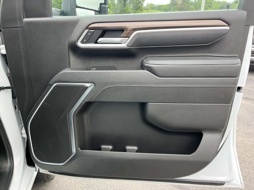 2025 Chevrolet Silverado 3500HD 4WD Crew Cab Long Bed LT