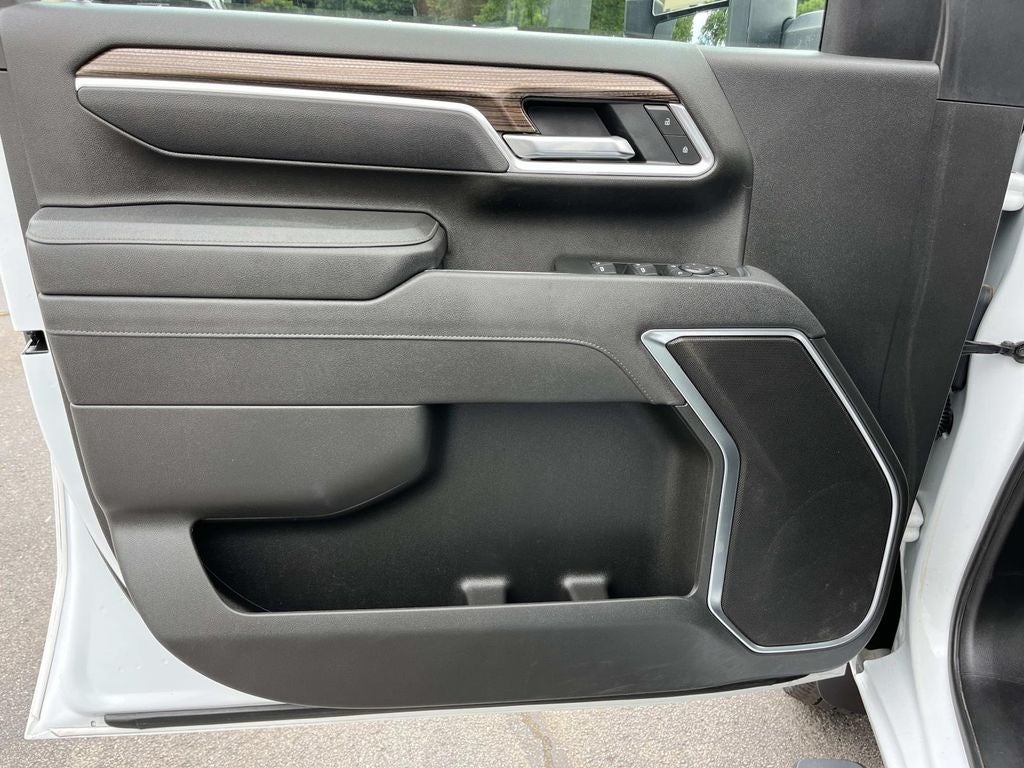 2025 Chevrolet Silverado 3500HD 4WD Crew Cab Long Bed LT