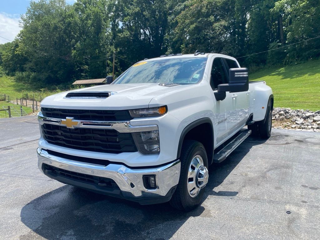 2025 Chevrolet Silverado 3500HD 4WD Crew Cab Long Bed LT