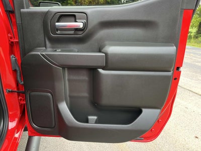 2025 Chevrolet Silverado 1500 4WD Crew Cab Standard Bed Custom