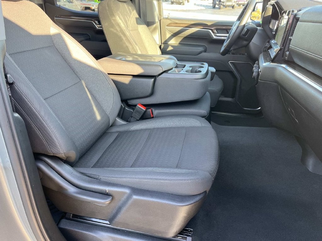 2026 Chevrolet Silverado 1500 4WD Crew Cab Standard Bed LT