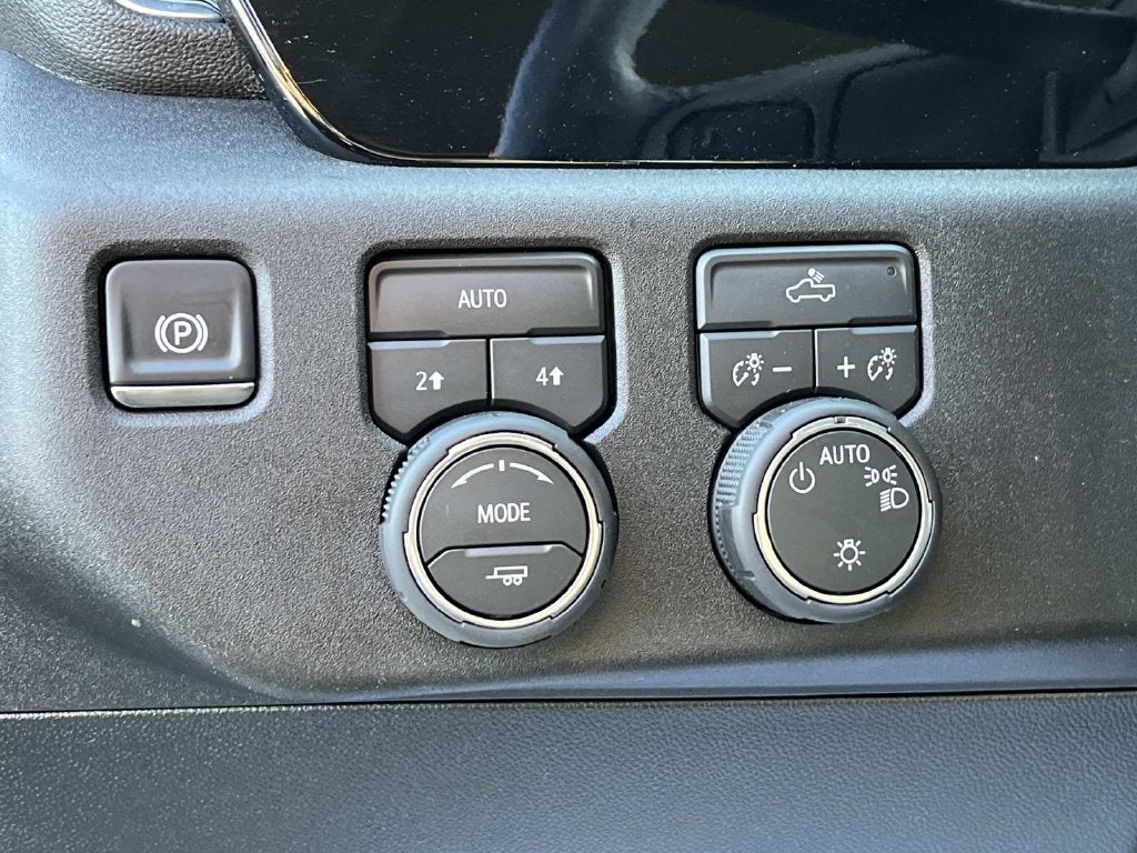 2026 Chevrolet Silverado 1500 4WD Crew Cab Standard Bed LT