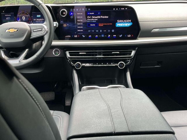2025 Chevrolet Traverse FWD LT